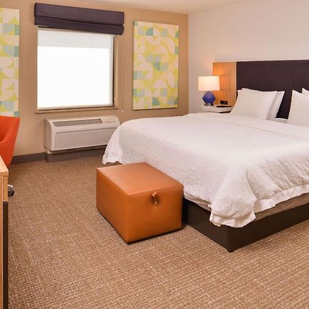 Hampton Inn York Bagian luar foto