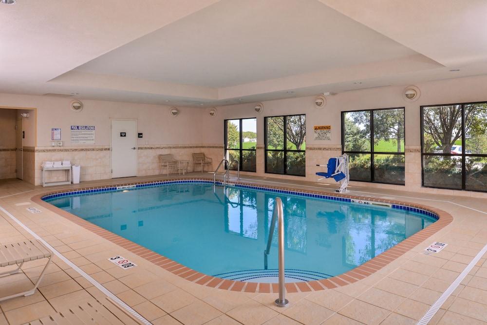 Hampton Inn York Bagian luar foto