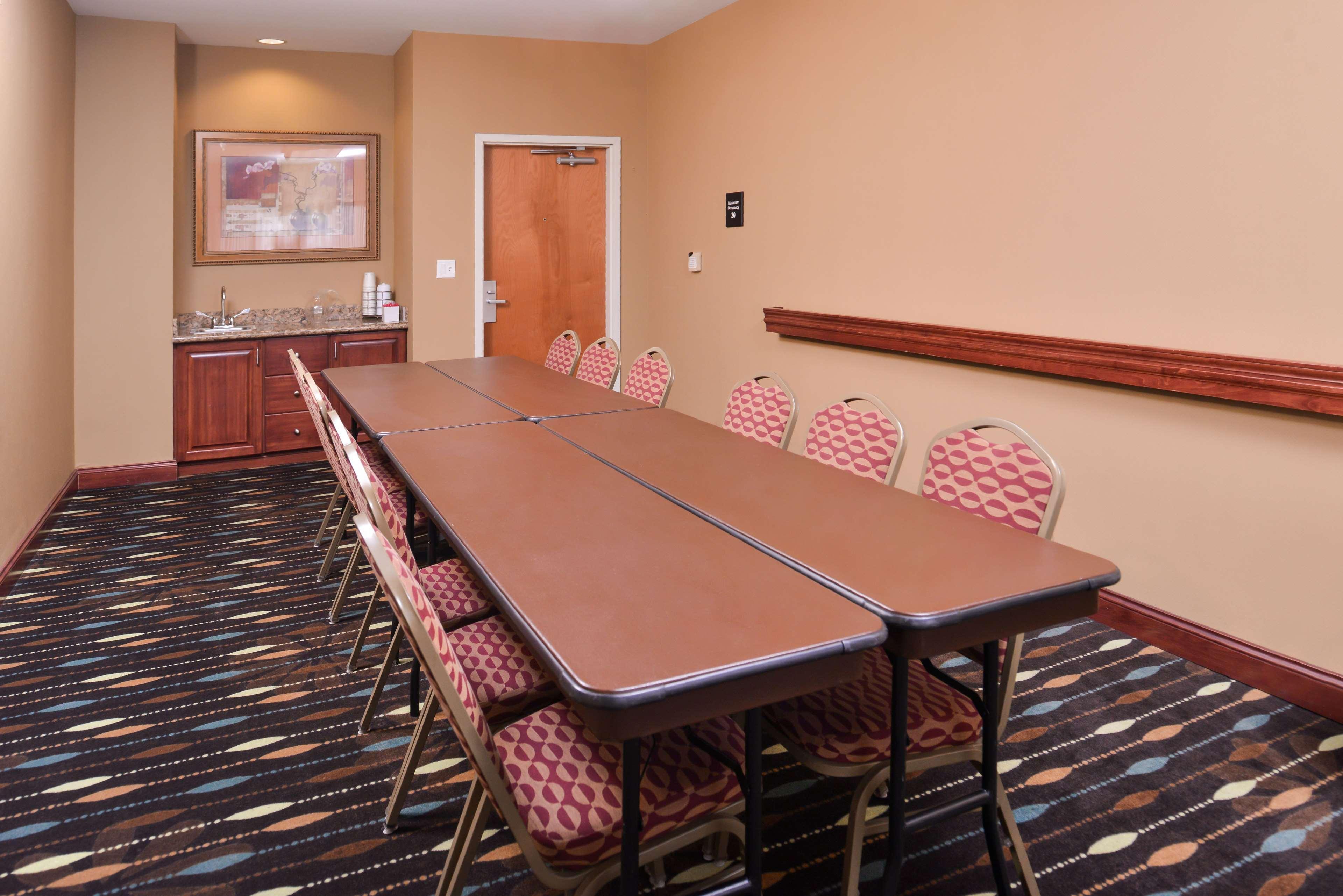 Hampton Inn York Bagian luar foto
