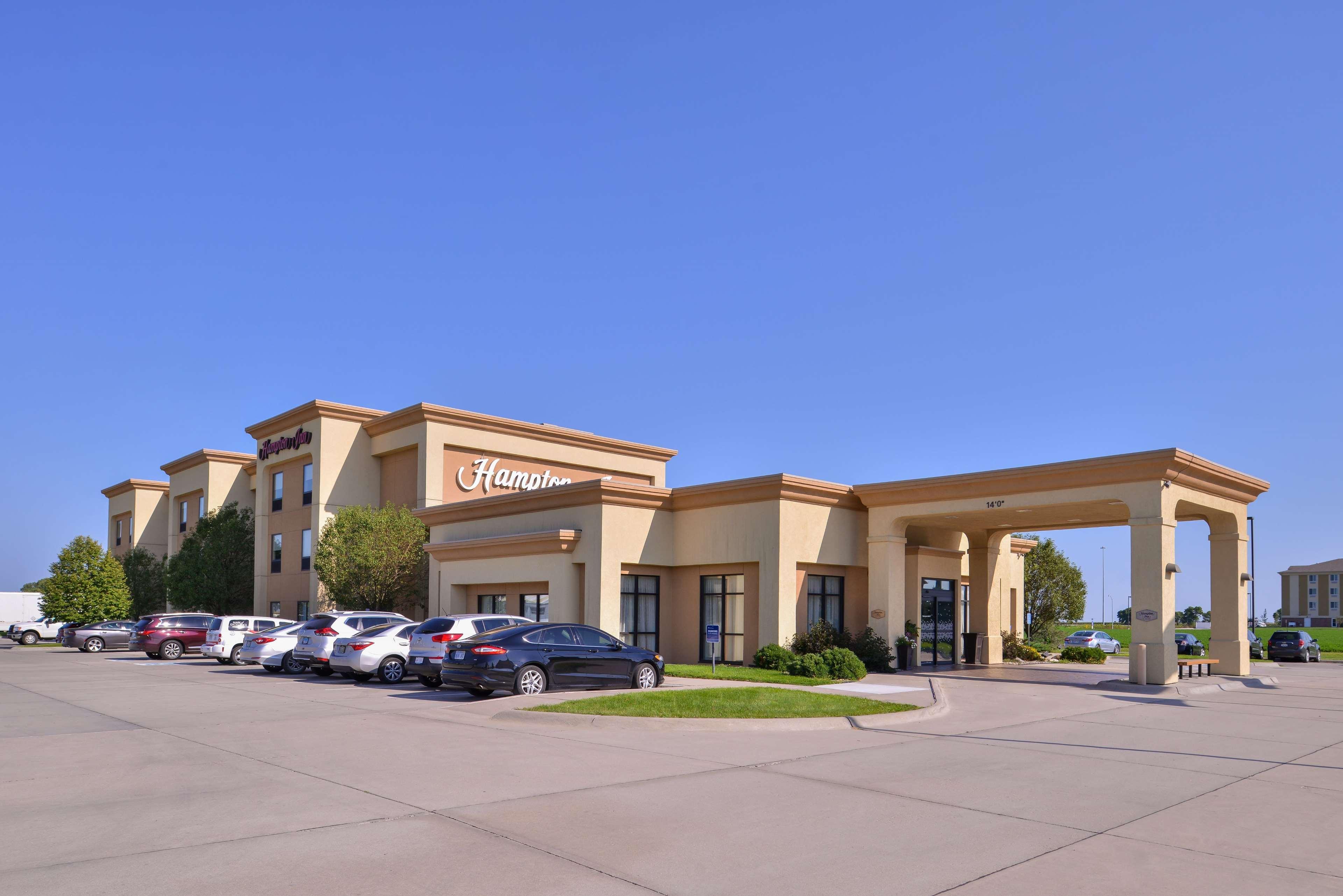 Hampton Inn York Bagian luar foto