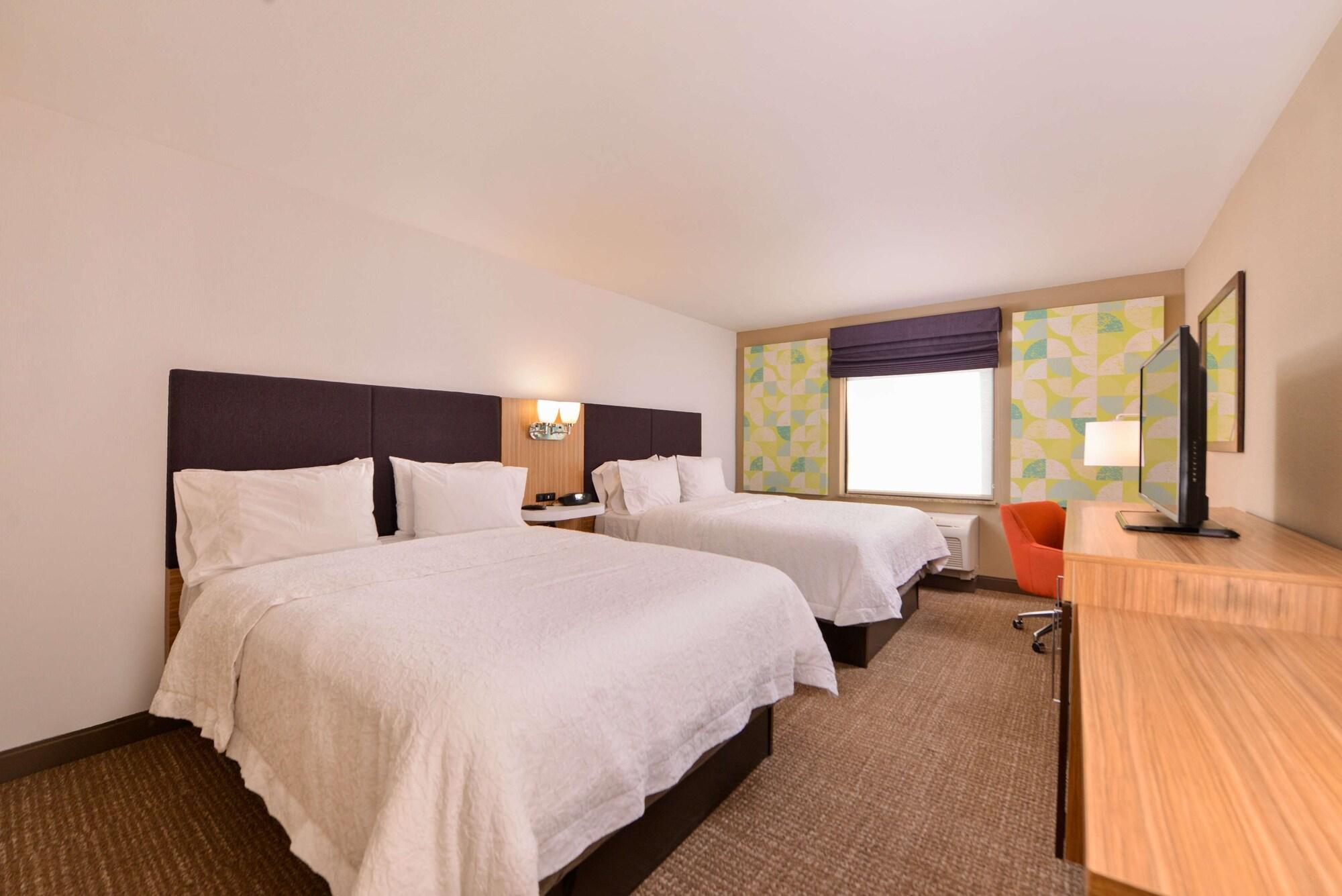 Hampton Inn York Bagian luar foto