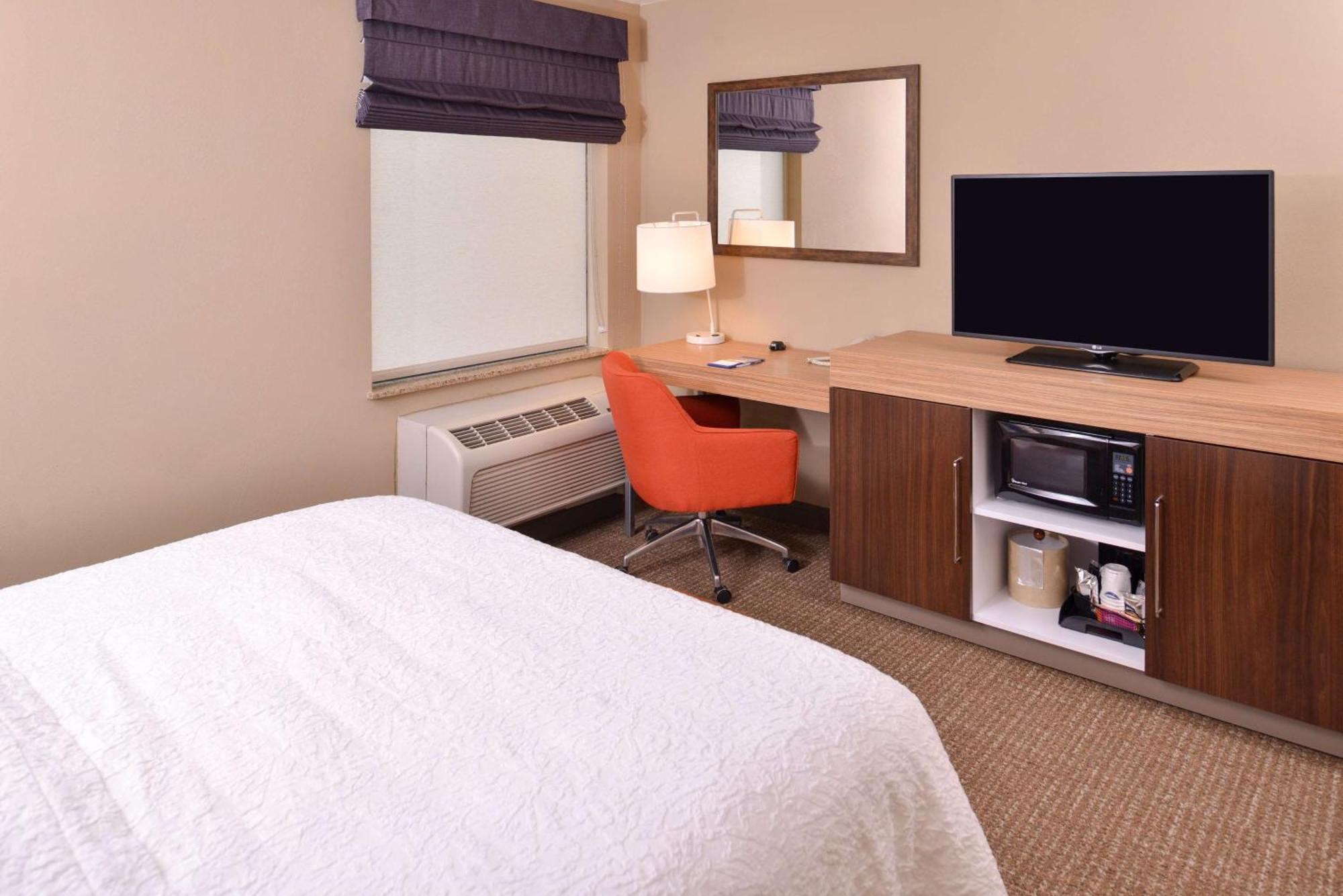 Hampton Inn York Bagian luar foto