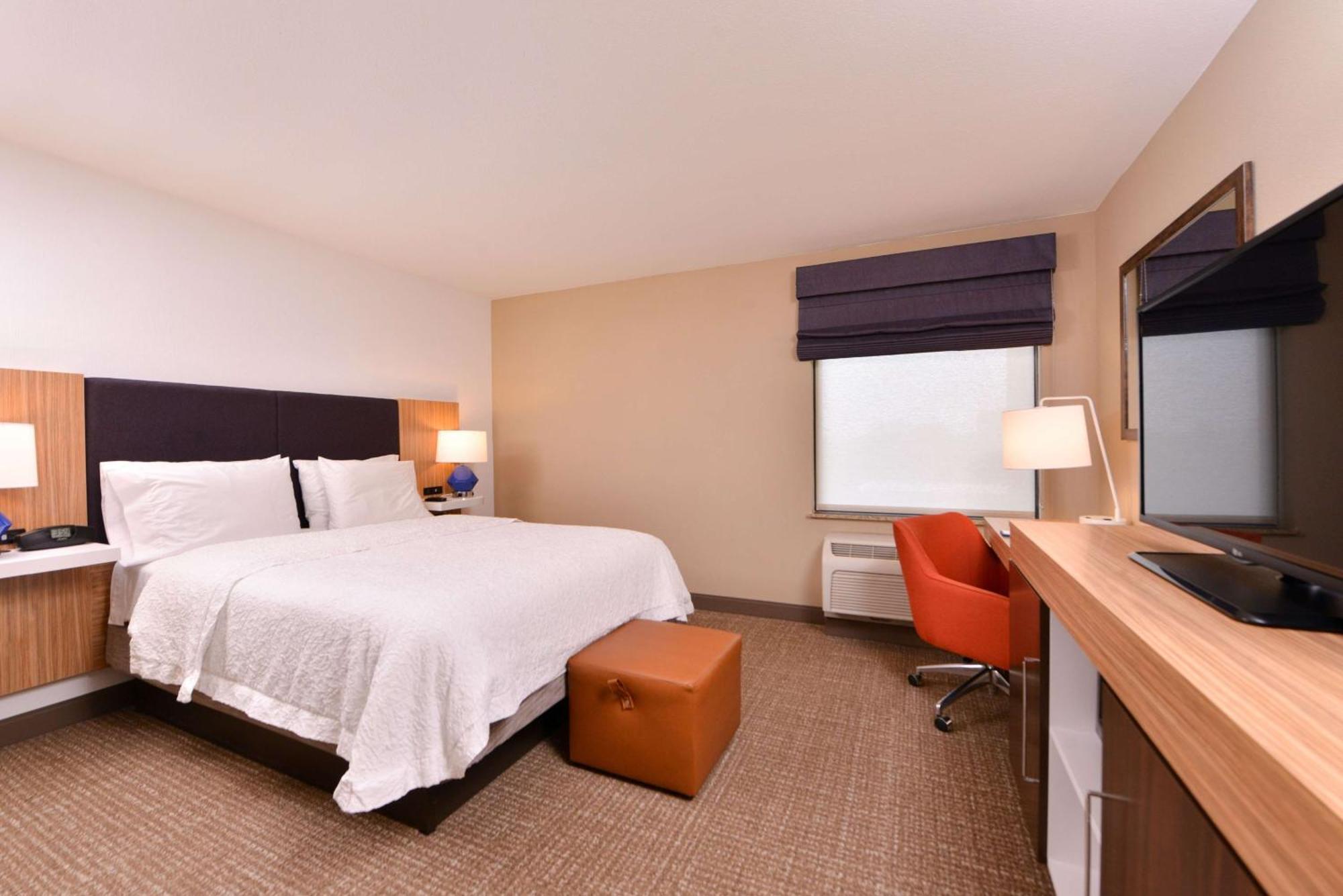 Hampton Inn York Bagian luar foto